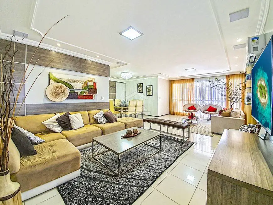 Foto 4 de Apartamento com 4 Quartos à venda, 243m² em Guararapes, Fortaleza