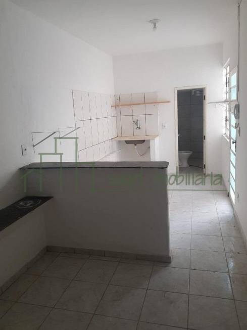 Foto 3 de Casa com 1 Quarto para alugar, 50m² em Carlos Prates, Belo Horizonte