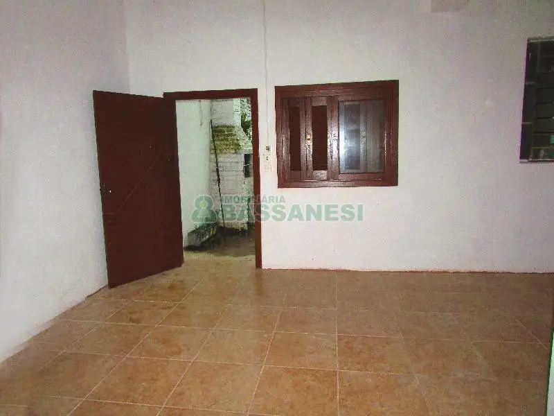 Foto 2 de Casa com 1 Quarto para alugar, 50m² em Pio X, Caxias do Sul