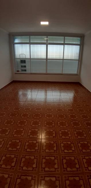 Foto 2 de Casa com 3 Quartos para alugar, 180m² em Campo Grande, Santos