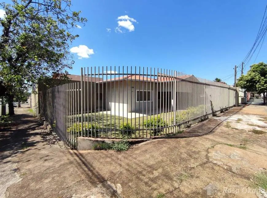 Foto 2 de Casa com 3 Quartos para alugar, 160m² em Jardim Esperanca, Londrina