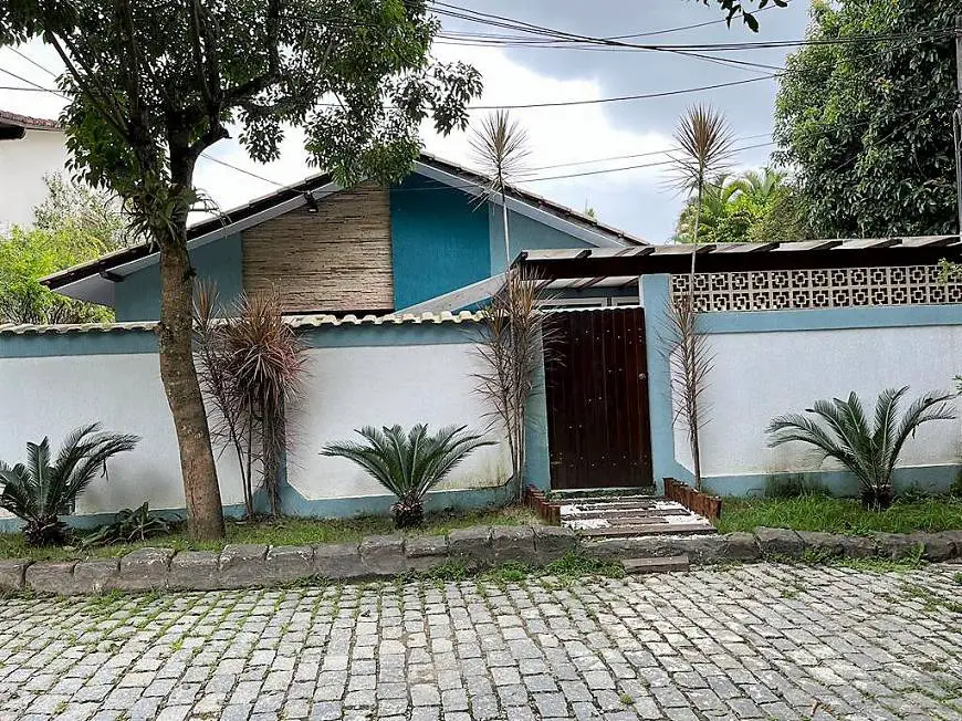 Foto 2 de Casa com 3 Quartos à venda, 250m² em Maria Paula, São Gonçalo