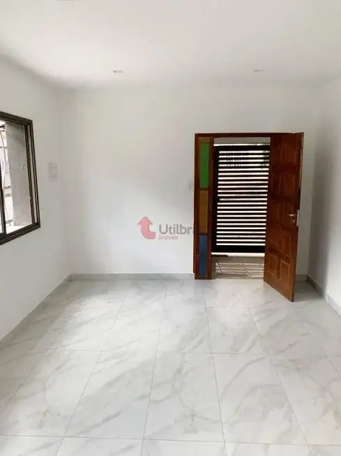 Foto 1 de Casa com 3 Quartos para alugar, 180m² em Santa Tereza, Belo Horizonte