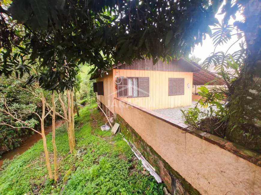 Foto 1 de Casa com 4 Quartos à venda, 130m² em Chico de Paulo, Jaraguá do Sul
