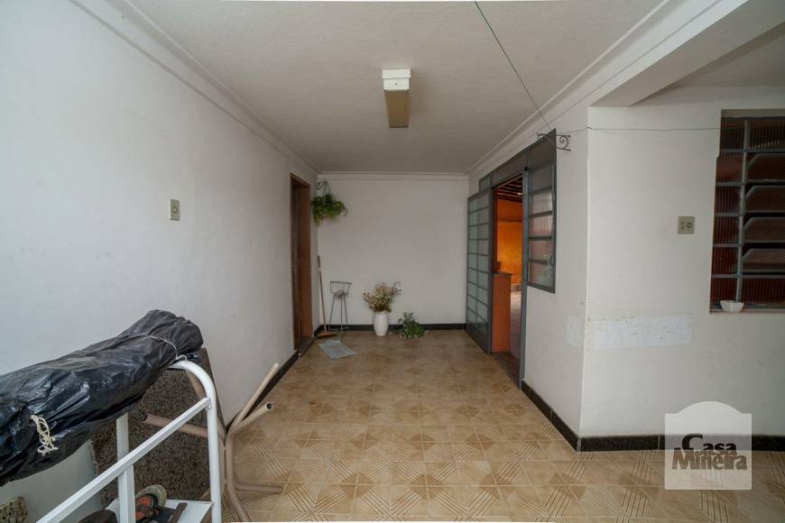 Foto 2 de Casa com 4 Quartos à venda, 218m² em Esplanada, Belo Horizonte