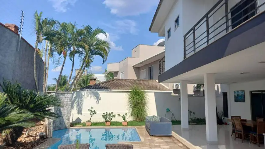Foto 1 de Casa com 4 Quartos para alugar, 500m² em Jardim Itália, Cuiabá