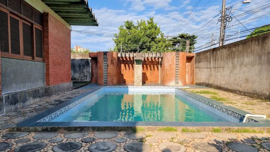 Foto 1 de Casa com 5 Quartos à venda, 250m² em Dionísio Torres, Fortaleza