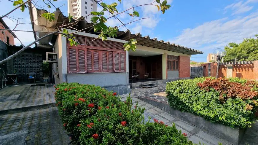 Foto 4 de Casa com 5 Quartos à venda, 250m² em Dionísio Torres, Fortaleza