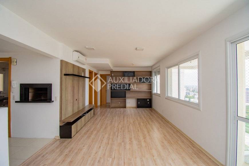 Foto 2 de Apartamento com 2 Quartos para alugar, 93m² em Jardim Europa, Porto Alegre