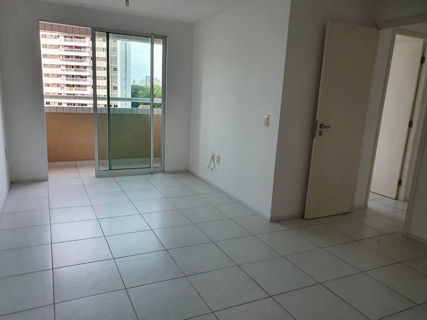 Foto 1 de Apartamento com 2 Quartos para alugar, 68m² em Parreão, Fortaleza