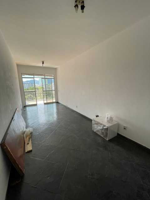 Foto 3 de Apartamento com 2 Quartos para alugar, 85m² em Taquara, Rio de Janeiro