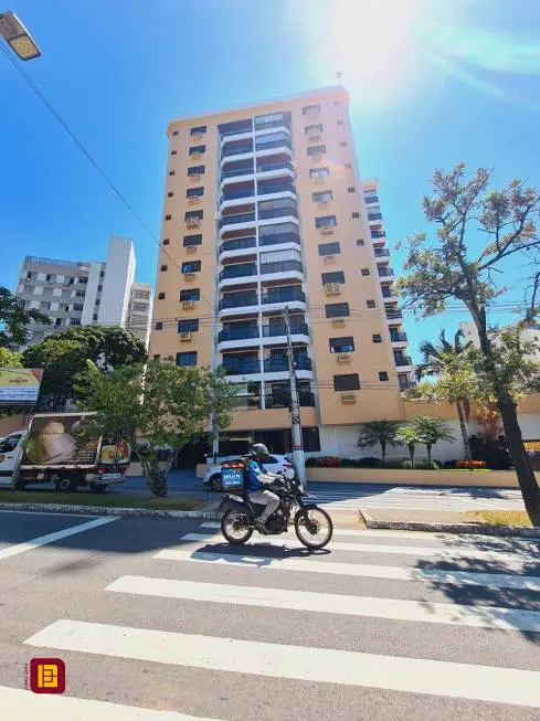 Foto 1 de Apartamento com 3 Quartos à venda, 96m² em Centro, Florianópolis