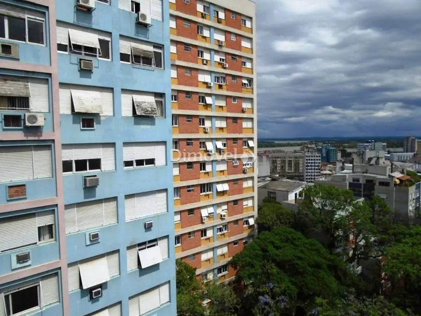 Foto 1 de Apartamento com 3 Quartos para alugar, 105m² em Independência, Porto Alegre