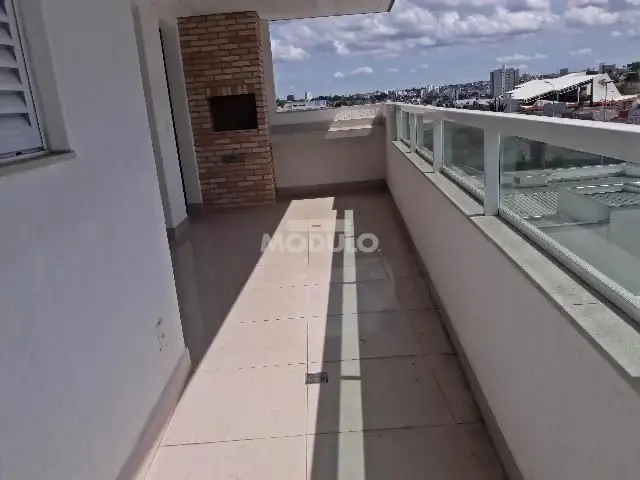 Foto 4 de Apartamento com 3 Quartos para alugar, 120m² em Saraiva, Uberlândia