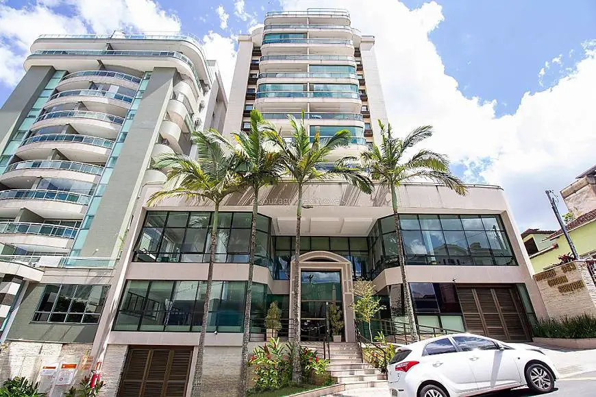 Foto 1 de Apartamento com 4 Quartos à venda, 411m² em Centro, Juiz de Fora