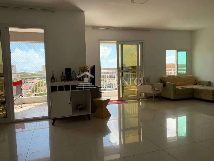 Foto 1 de Apartamento com 4 Quartos à venda, 147m² em Guararapes, Fortaleza