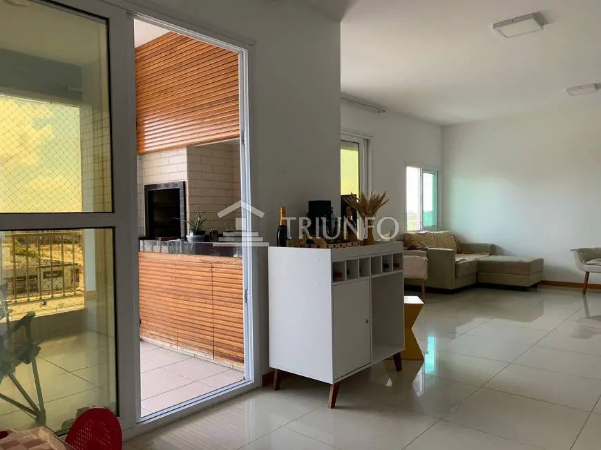 Foto 3 de Apartamento com 4 Quartos à venda, 147m² em Guararapes, Fortaleza