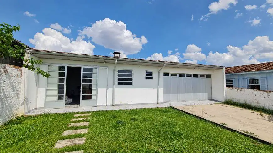 Foto 1 de Casa com 2 Quartos para alugar, 100m² em Novo Mundo, Curitiba