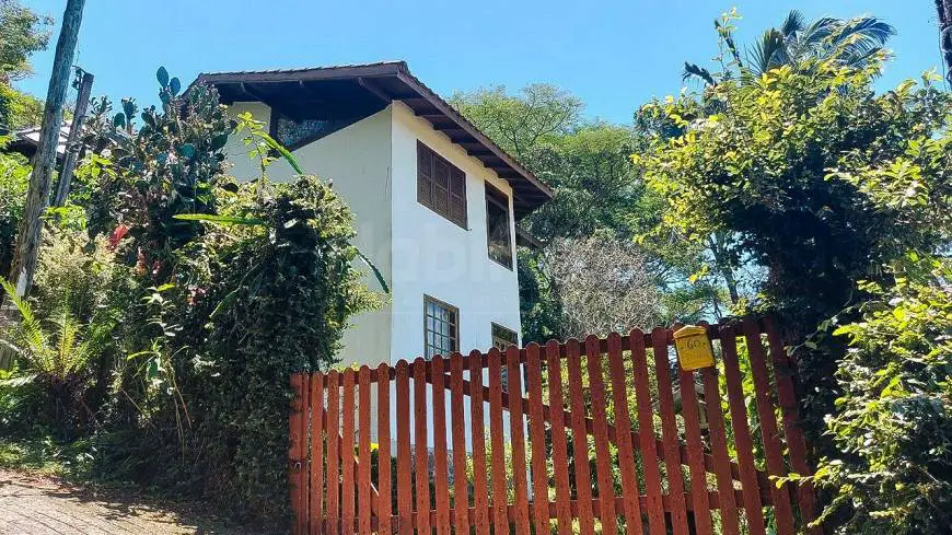 Foto 1 de Casa com 2 Quartos à venda, 115m² em Pântano do Sul, Florianópolis