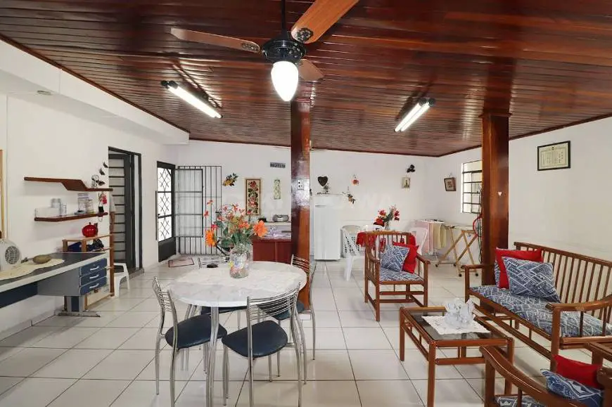 Foto 3 de Casa com 3 Quartos à venda, 255m² em Braz Cubas, Mogi das Cruzes