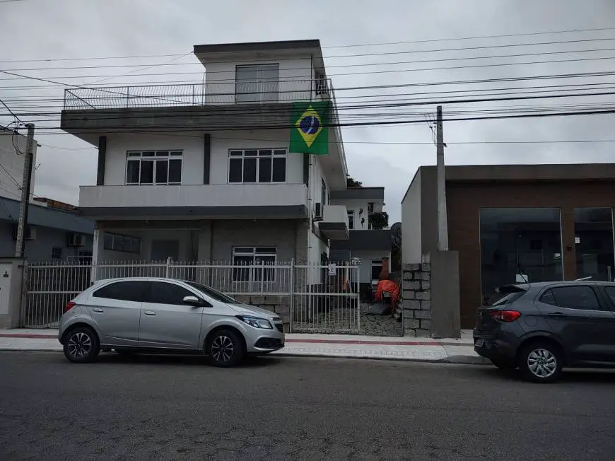 Foto 2 de Casa com 3 Quartos para alugar, 80m² em Centro, Balneário Camboriú