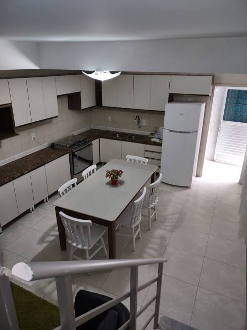 Foto 4 de Casa com 3 Quartos para alugar, 80m² em Centro, Balneário Camboriú