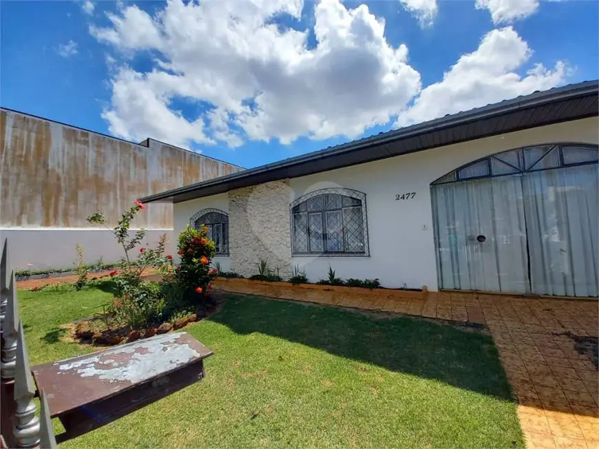 Foto 1 de Casa com 3 Quartos à venda, 200m² em Centro, Cascavel