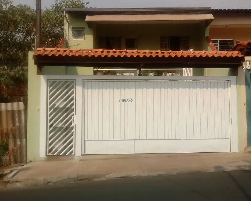 Foto 1 de Casa com 3 Quartos para alugar, 147m² em Cidade Jardim, São Carlos