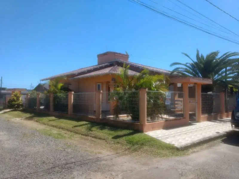 Foto 2 de Casa com 3 Quartos à venda, 306m² em Januária, Sombrio