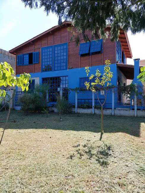 Foto 2 de Casa com 4 Quartos à venda, 198m² em Centro, Capivari de Baixo