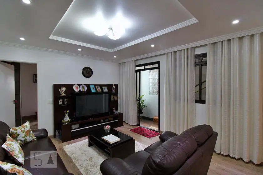 Foto 3 de Casa com 4 Quartos para alugar, 640m² em Cidade Intercap, Taboão da Serra