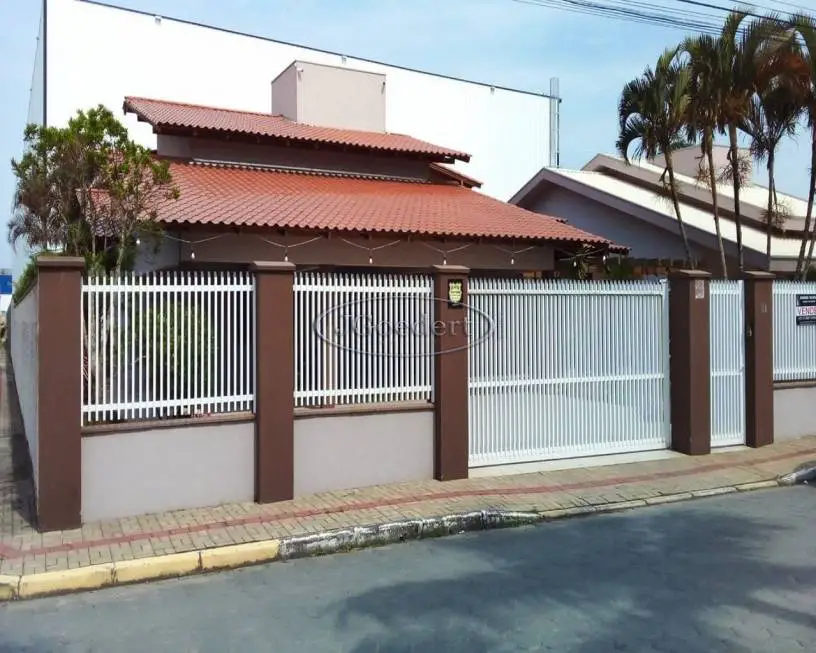 Foto 1 de Casa com 4 Quartos à venda, 218m² em Machados, Navegantes