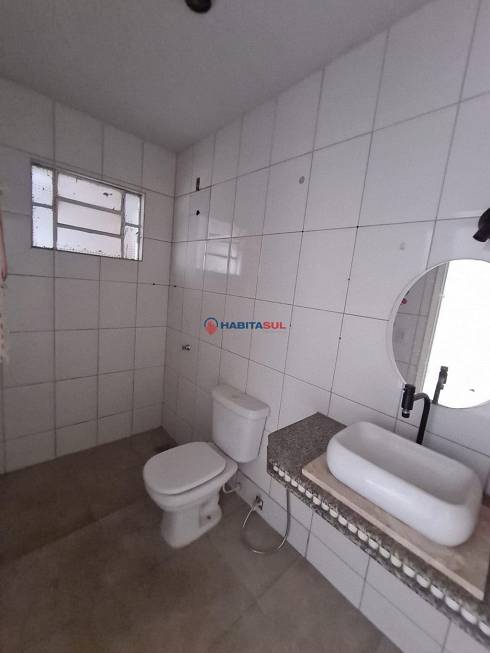 Foto 5 de Casa com 4 Quartos para alugar, 150m² em Setor Oeste, Goiânia