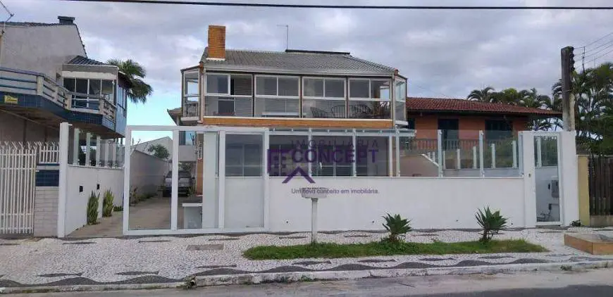Foto 1 de Casa com 5 Quartos à venda, 445m² em Centro, Matinhos