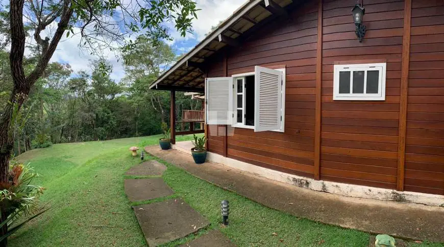 Foto 1 de Casa de Condomínio com 3 Quartos para alugar, 1100m² em , Rio Acima