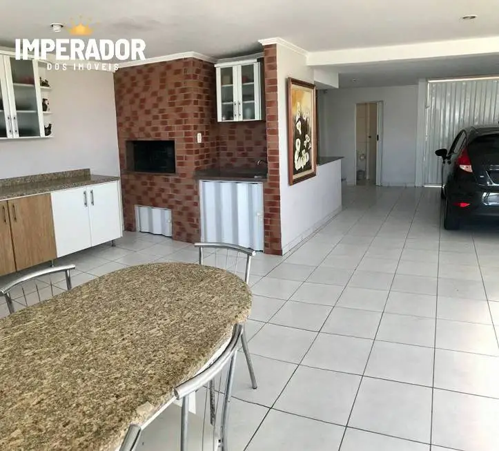 Foto 3 de Sobrado com 3 Quartos à venda, 151m² em Cinquentenário, Caxias do Sul