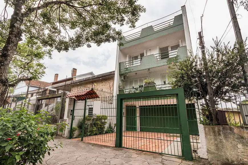 Foto 1 de Apartamento com 2 Quartos à venda, 176m² em Medianeira, Porto Alegre