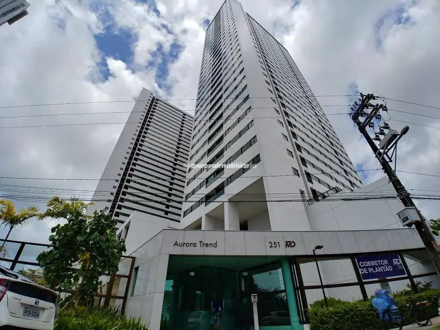 Foto 1 de Apartamento com 2 Quartos para alugar, 53m² em Santo Amaro, Recife