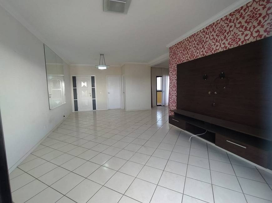 Foto 2 de Apartamento com 3 Quartos à venda, 160m² em Araés, Cuiabá