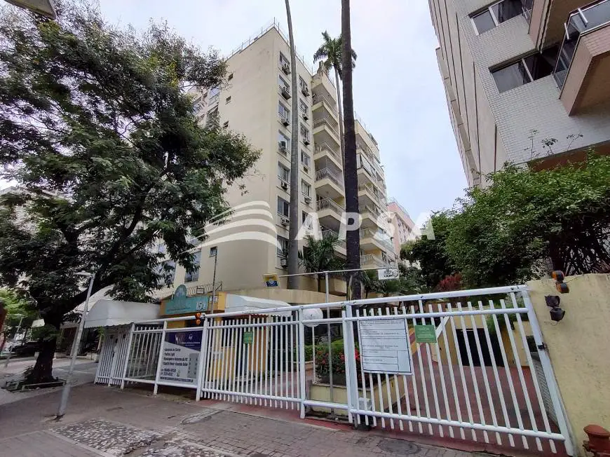 Foto 1 de Apartamento com 3 Quartos para alugar, 68m² em Laranjeiras, Rio de Janeiro