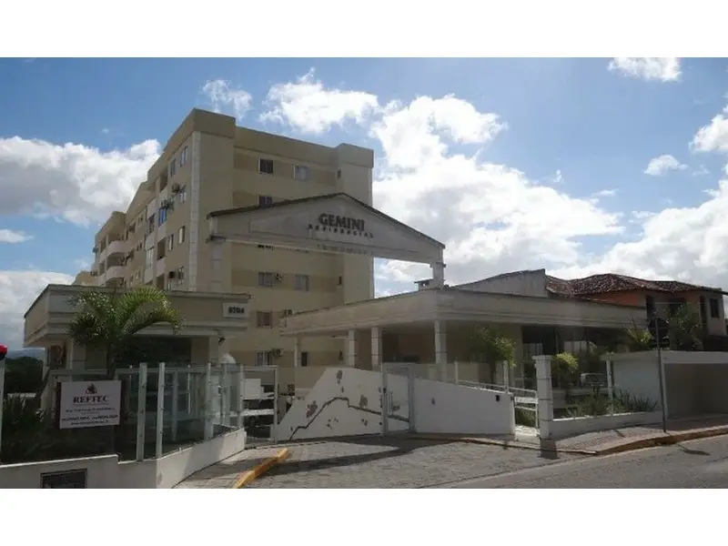 Foto 1 de Apartamento com 3 Quartos à venda, 83m² em Ponta de Baixo, São José