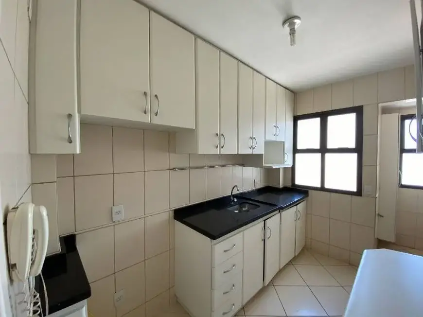 Foto 4 de Apartamento com 3 Quartos para alugar, 64m² em Setor Sul, Goiânia