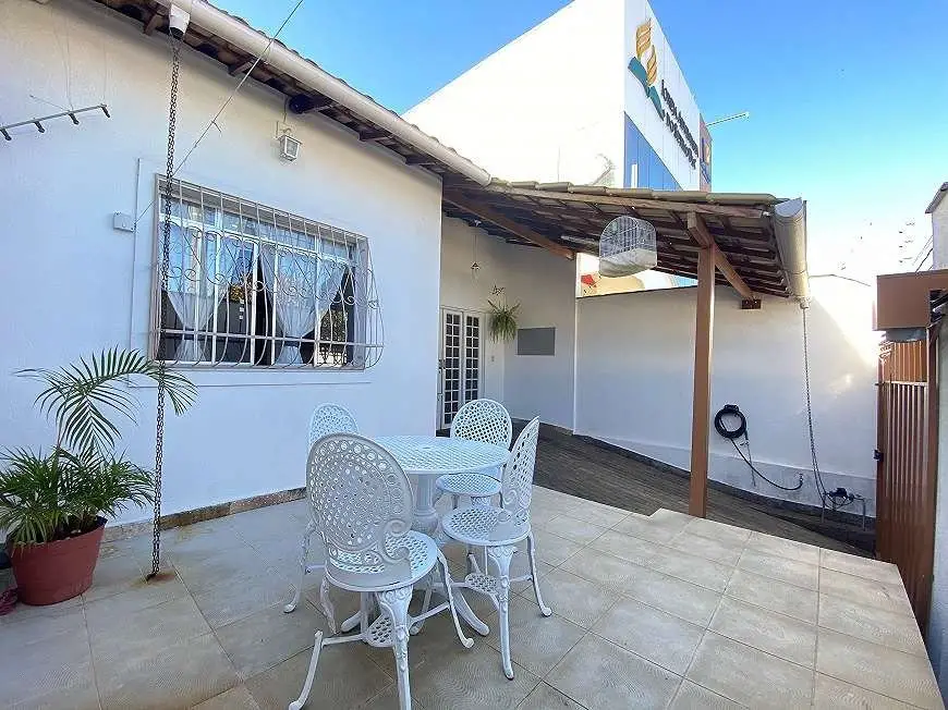 Foto 3 de Casa com 2 Quartos à venda, 90m² em Santa Amélia, Belo Horizonte