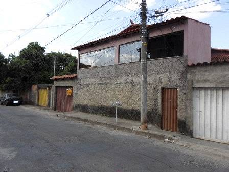 Foto 1 de Casa com 3 Quartos para alugar, 150m² em Coqueiros, Belo Horizonte