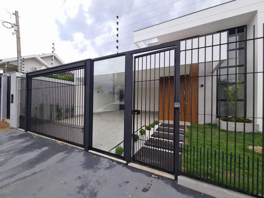 Foto 1 de Casa com 3 Quartos à venda, 165m² em Jardim Monte Rei, Maringá