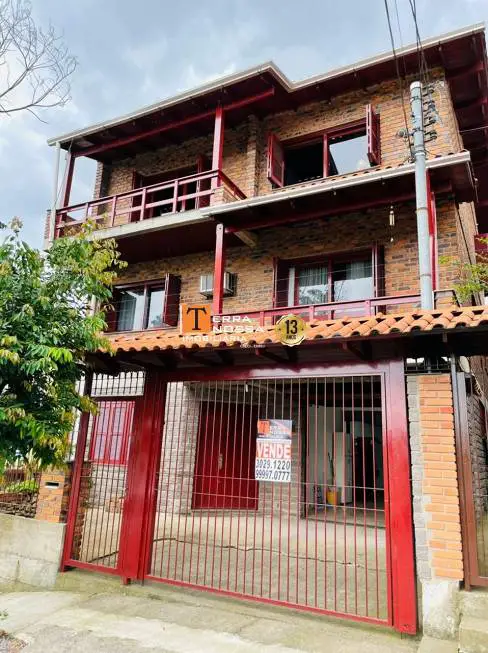 Foto 1 de Casa com 3 Quartos à venda, 362m² em Kayser, Caxias do Sul
