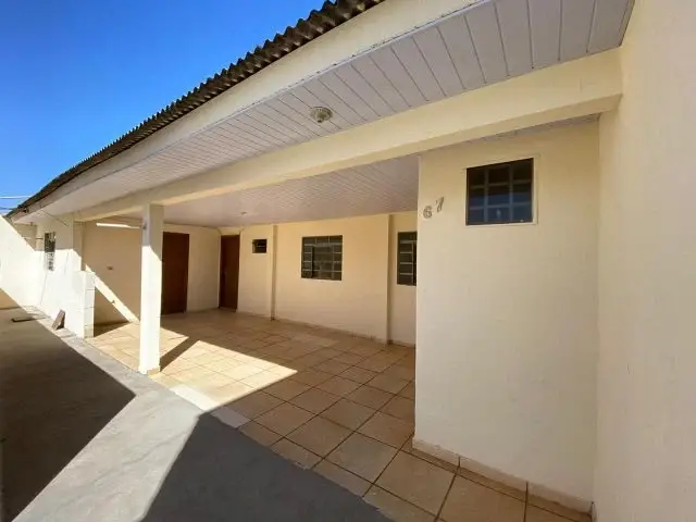 Foto 1 de Casa com 3 Quartos para alugar, 70m² em Parque das Grevileas, Maringá
