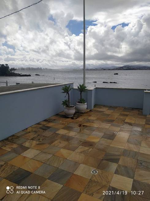 Foto 2 de Casa com 3 Quartos à venda, 304m² em Ponta de Baixo, São José