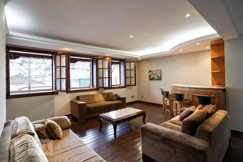 Foto 4 de Casa com 3 Quartos para alugar, 170m² em Santa Efigênia, Belo Horizonte