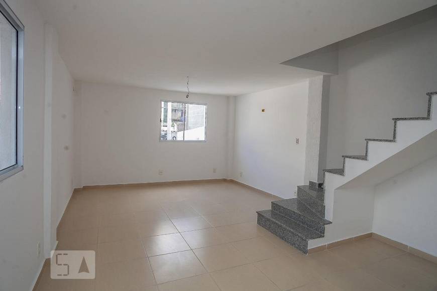 Foto 1 de Casa com 3 Quartos para alugar, 81m² em Taquara, Rio de Janeiro